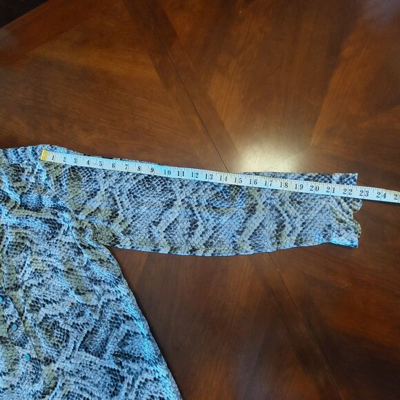 Banana Republic Black, Grey & Ivory Snakeskin Pattern Blouse - Picture 11 of 12